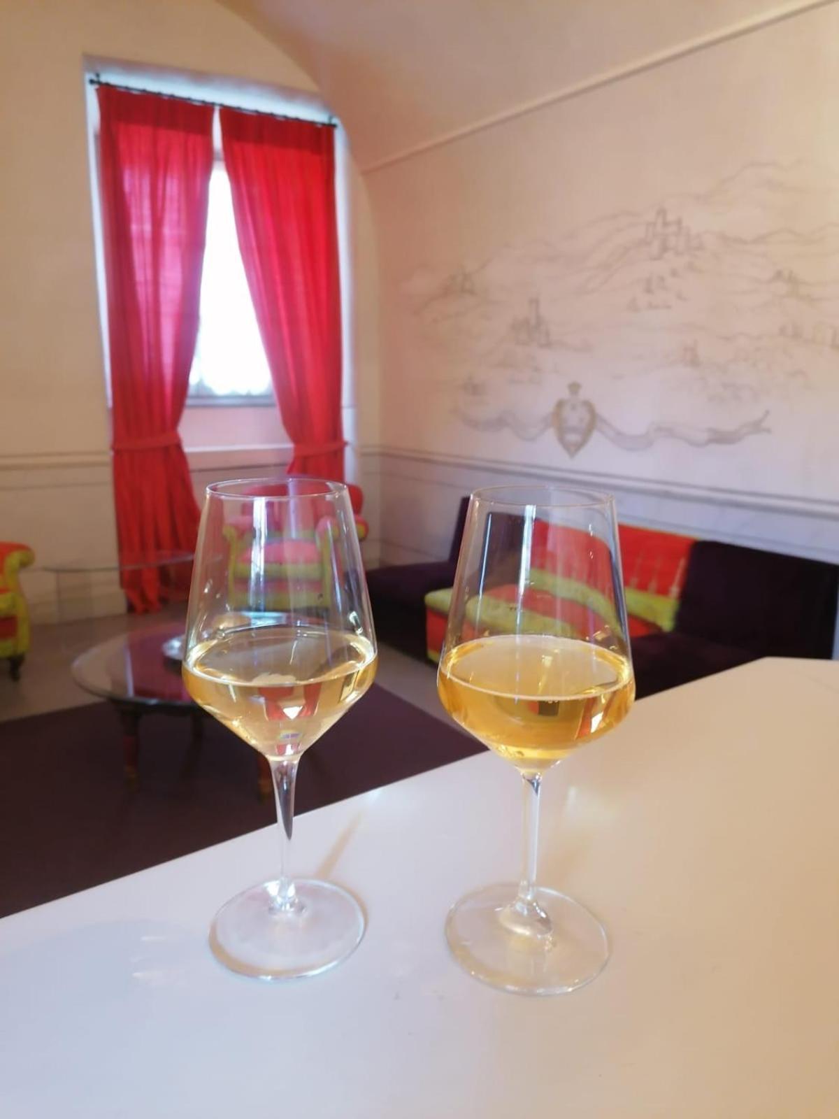 Castello Di Pontebosio Luxury Resort 리치아나 나르디 외부 사진